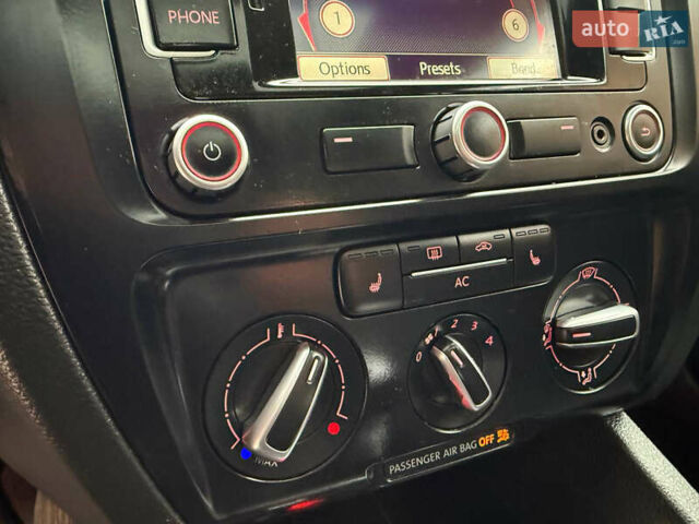 Черный Фольксваген Джетта, объемом двигателя 2 л и пробегом 170 тыс. км за 8300 $, фото 46 на Automoto.ua