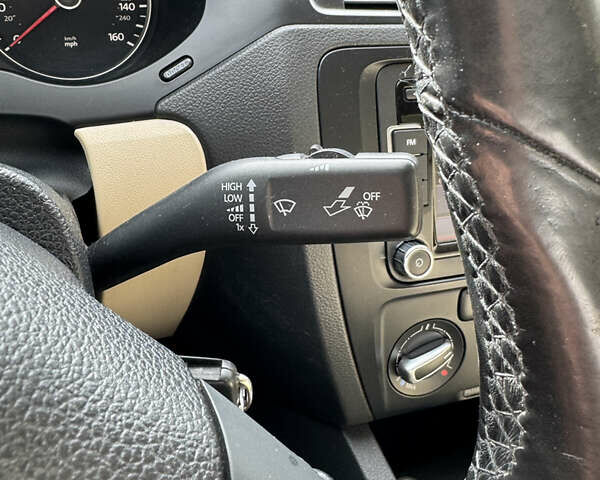 Черный Фольксваген Джетта, объемом двигателя 2.5 л и пробегом 236 тыс. км за 8500 $, фото 31 на Automoto.ua