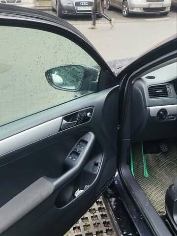 Черный Фольксваген Джетта, объемом двигателя 1.6 л и пробегом 250 тыс. км за 9000 $, фото 8 на Automoto.ua