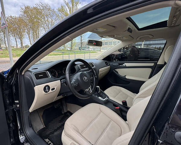 Черный Фольксваген Джетта, объемом двигателя 2.5 л и пробегом 236 тыс. км за 8500 $, фото 10 на Automoto.ua