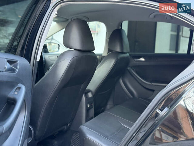 Черный Фольксваген Джетта, объемом двигателя 2.48 л и пробегом 152 тыс. км за 8500 $, фото 16 на Automoto.ua