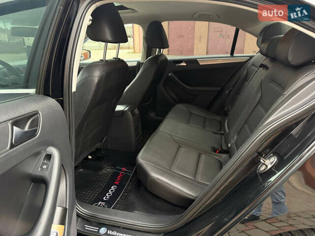 Черный Фольксваген Джетта, объемом двигателя 2 л и пробегом 170 тыс. км за 8300 $, фото 54 на Automoto.ua