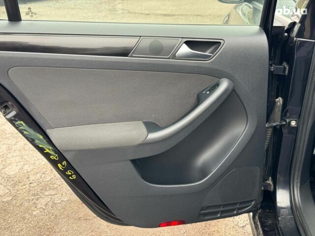 Черный Фольксваген Джетта, объемом двигателя 1.6 л и пробегом 279 тыс. км за 8690 $, фото 17 на Automoto.ua