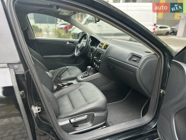 Черный Фольксваген Джетта, объемом двигателя 2.48 л и пробегом 202 тыс. км за 8100 $, фото 11 на Automoto.ua