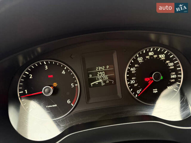 Черный Фольксваген Джетта, объемом двигателя 2 л и пробегом 170 тыс. км за 8300 $, фото 42 на Automoto.ua