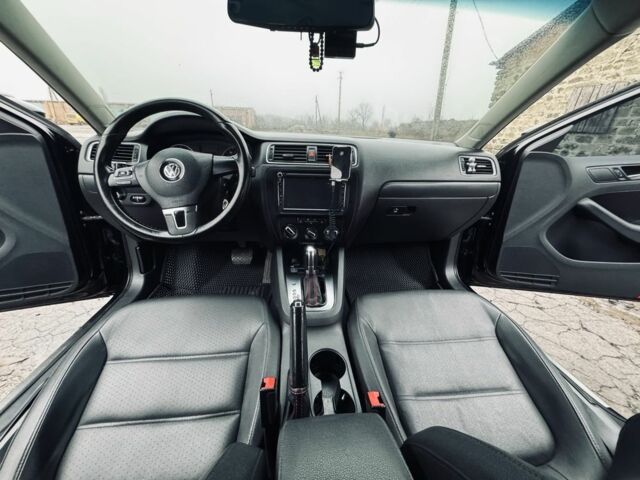 Черный Фольксваген Джетта, объемом двигателя 2.5 л и пробегом 265 тыс. км за 9500 $, фото 4 на Automoto.ua