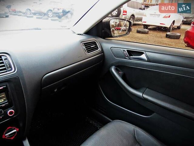 Черный Фольксваген Джетта, объемом двигателя 2.48 л и пробегом 203 тыс. км за 8900 $, фото 13 на Automoto.ua