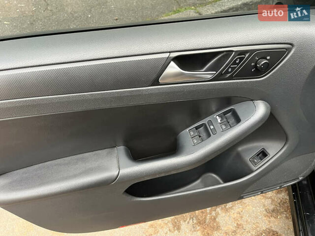 Черный Фольксваген Джетта, объемом двигателя 2.5 л и пробегом 174 тыс. км за 8300 $, фото 25 на Automoto.ua