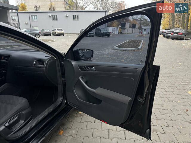 Черный Фольксваген Джетта, объемом двигателя 2 л и пробегом 260 тыс. км за 7499 $, фото 8 на Automoto.ua