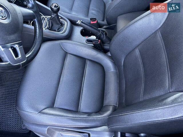 Черный Фольксваген Джетта, объемом двигателя 2.5 л и пробегом 250 тыс. км за 8500 $, фото 8 на Automoto.ua