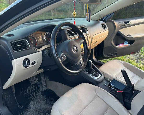 Черный Фольксваген Джетта, объемом двигателя 2.5 л и пробегом 200 тыс. км за 7999 $, фото 19 на Automoto.ua