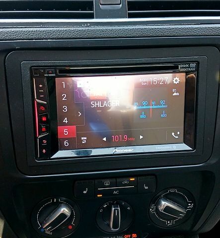 Черный Фольксваген Джетта, объемом двигателя 2.5 л и пробегом 320 тыс. км за 8000 $, фото 2 на Automoto.ua