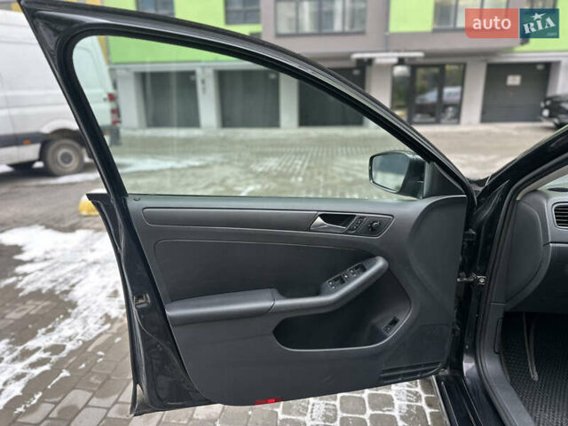 Черный Фольксваген Джетта, объемом двигателя 2.48 л и пробегом 202 тыс. км за 8100 $, фото 19 на Automoto.ua