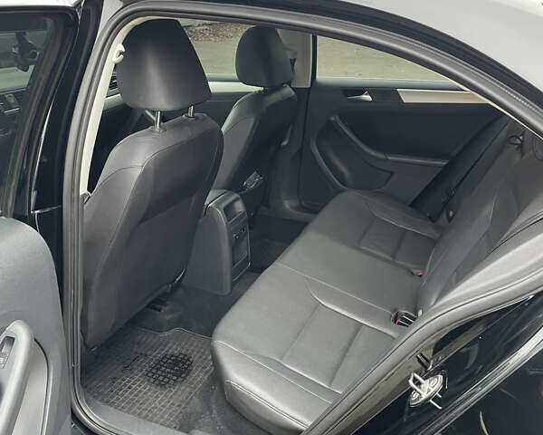 Черный Фольксваген Джетта, объемом двигателя 2.5 л и пробегом 200 тыс. км за 8700 $, фото 12 на Automoto.ua