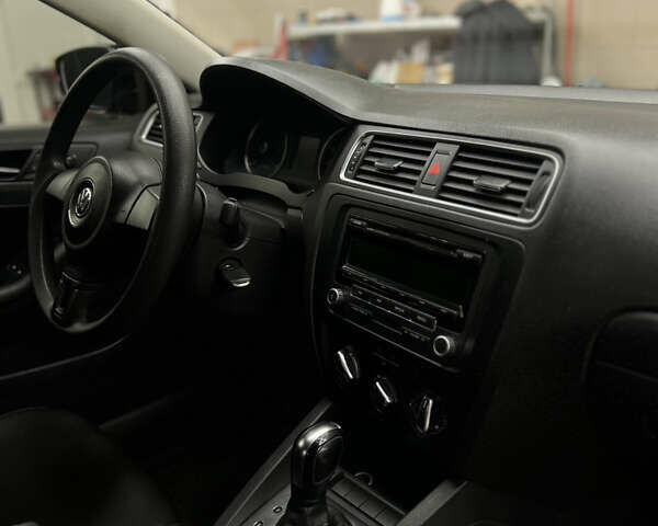 Чорний Фольксваген Джетта, об'ємом двигуна 2.48 л та пробігом 189 тис. км за 8999 $, фото 19 на Automoto.ua