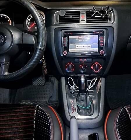 Чорний Фольксваген Джетта, об'ємом двигуна 2 л та пробігом 223 тис. км за 7800 $, фото 1 на Automoto.ua