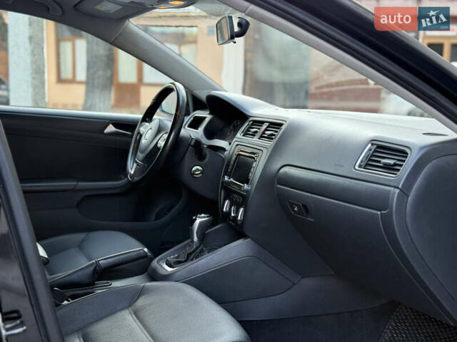 Черный Фольксваген Джетта, объемом двигателя 2.48 л и пробегом 152 тыс. км за 8500 $, фото 13 на Automoto.ua