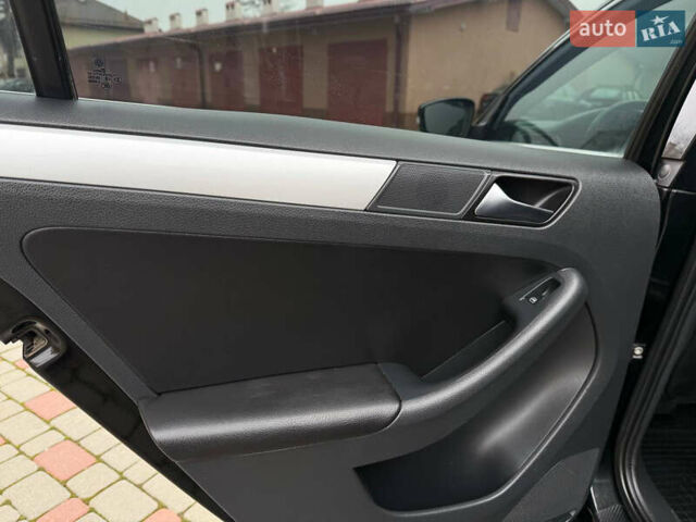 Черный Фольксваген Джетта, объемом двигателя 2 л и пробегом 170 тыс. км за 8300 $, фото 52 на Automoto.ua