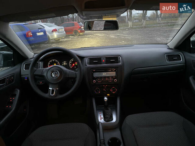 Черный Фольксваген Джетта, объемом двигателя 1.98 л и пробегом 230 тыс. км за 7350 $, фото 5 на Automoto.ua