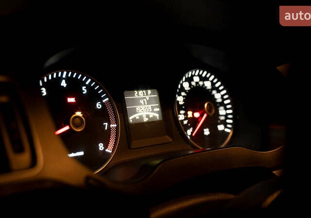 Фольксваген Джетта 2012 в Изюме на Automoto.ua Черный Фольксваген Джетта, объемом двигателя 2.5 л и пробегом 289 тыс. км за 5999 $, фото 9 на Automoto.ua