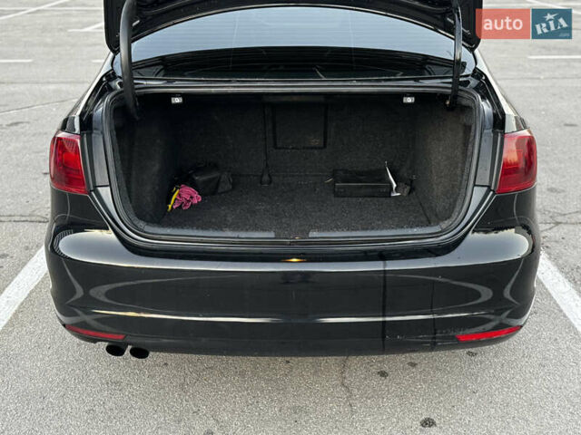 Черный Фольксваген Джетта, объемом двигателя 1.97 л и пробегом 229 тыс. км за 9500 $, фото 13 на Automoto.ua