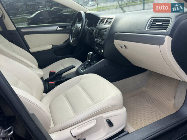 Чорний Фольксваген Джетта, об'ємом двигуна 1.97 л та пробігом 231 тис. км за 9999 $, фото 12 на Automoto.ua