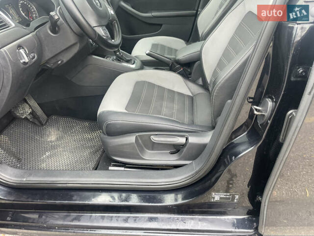 Чорний Фольксваген Джетта, об'ємом двигуна 1.6 л та пробігом 264 тис. км за 8100 $, фото 12 на Automoto.ua