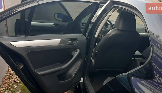 Черный Фольксваген Джетта, объемом двигателя 2.5 л и пробегом 163 тыс. км за 8799 $, фото 51 на Automoto.ua