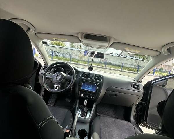 Чорний Фольксваген Джетта, об'ємом двигуна 2 л та пробігом 224 тис. км за 8800 $, фото 11 на Automoto.ua