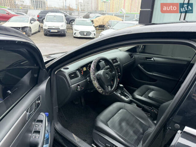 Черный Фольксваген Джетта, объемом двигателя 2.48 л и пробегом 88 тыс. км за 10200 $, фото 8 на Automoto.ua