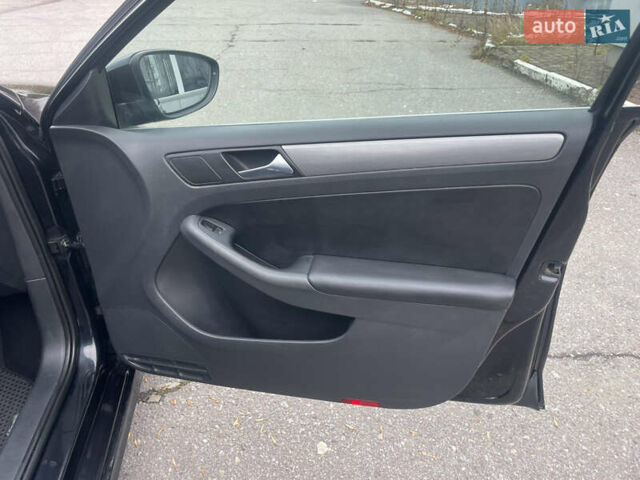 Чорний Фольксваген Джетта, об'ємом двигуна 1.6 л та пробігом 264 тис. км за 8100 $, фото 15 на Automoto.ua