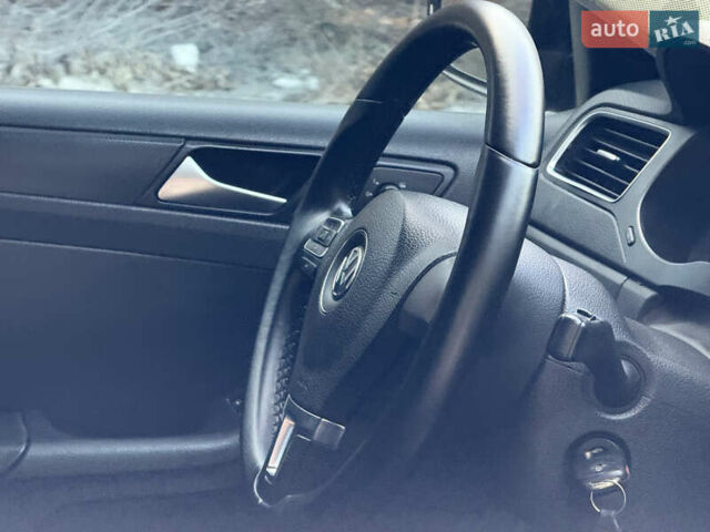 Черный Фольксваген Джетта, объемом двигателя 2.5 л и пробегом 186 тыс. км за 8750 $, фото 51 на Automoto.ua