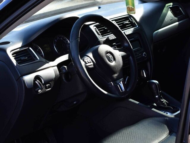 Черный Фольксваген Джетта, объемом двигателя 2.5 л и пробегом 280 тыс. км за 8700 $, фото 8 на Automoto.ua