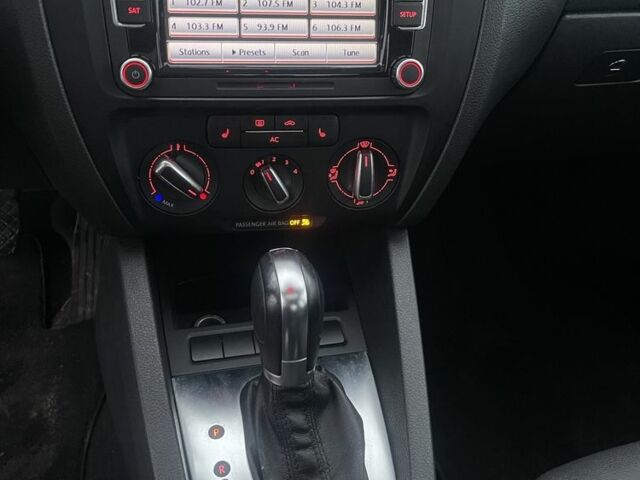 Черный Фольксваген Джетта, объемом двигателя 2.5 л и пробегом 232 тыс. км за 8600 $, фото 14 на Automoto.ua