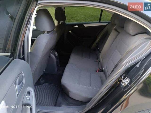 Черный Фольксваген Джетта, объемом двигателя 2.47 л и пробегом 243 тыс. км за 7900 $, фото 11 на Automoto.ua