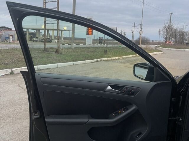 Черный Фольксваген Джетта, объемом двигателя 2.5 л и пробегом 232 тыс. км за 8600 $, фото 9 на Automoto.ua