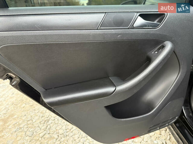 Черный Фольксваген Джетта, объемом двигателя 2.5 л и пробегом 186 тыс. км за 8750 $, фото 31 на Automoto.ua