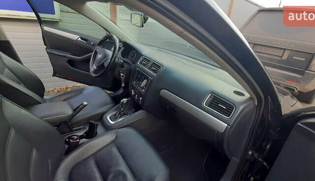 Черный Фольксваген Джетта, объемом двигателя 2.5 л и пробегом 163 тыс. км за 8799 $, фото 17 на Automoto.ua