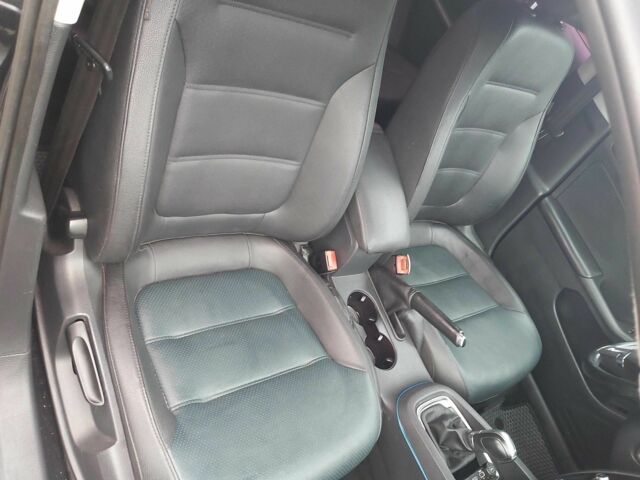 Черный Фольксваген Джетта, объемом двигателя 2.5 л и пробегом 236 тыс. км за 9300 $, фото 22 на Automoto.ua