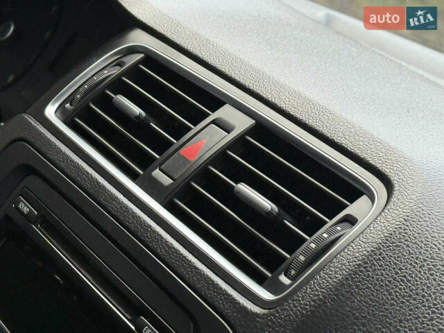 Черный Фольксваген Джетта, объемом двигателя 2.5 л и пробегом 186 тыс. км за 8750 $, фото 52 на Automoto.ua