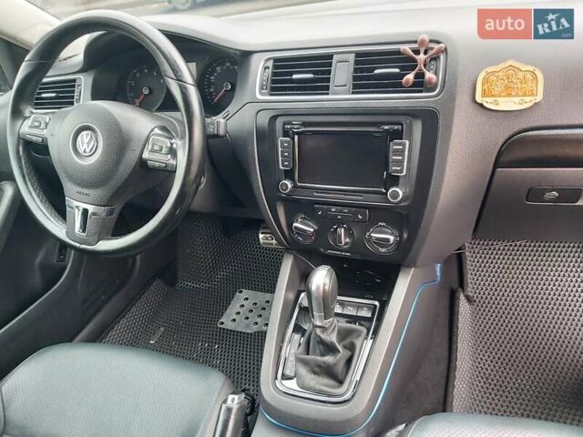 Черный Фольксваген Джетта, объемом двигателя 2.5 л и пробегом 236 тыс. км за 9300 $, фото 21 на Automoto.ua