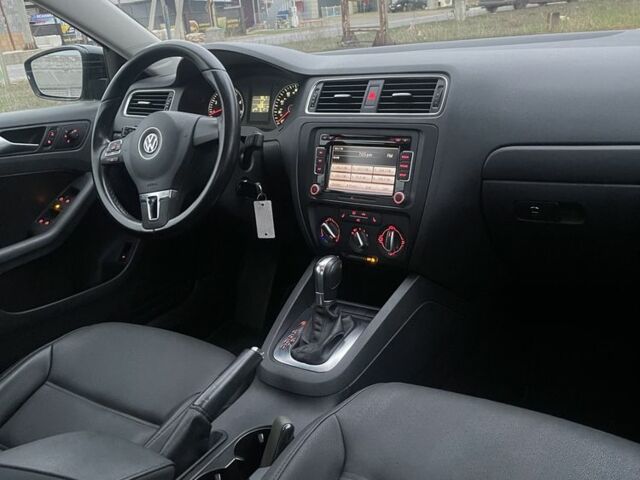 Черный Фольксваген Джетта, объемом двигателя 2.5 л и пробегом 232 тыс. км за 8600 $, фото 17 на Automoto.ua