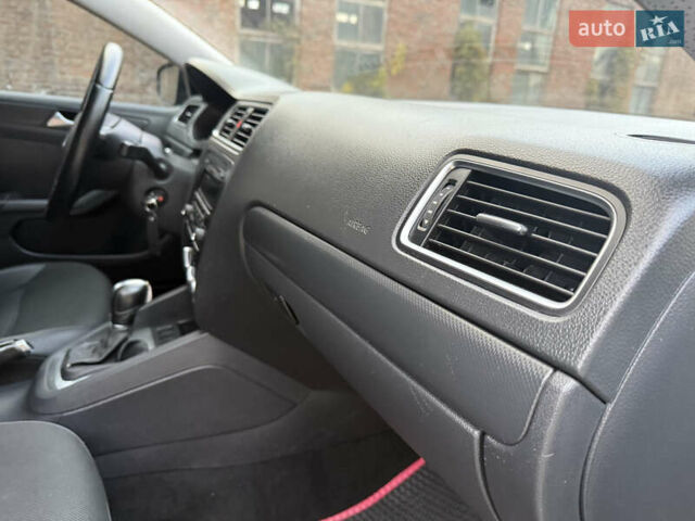 Черный Фольксваген Джетта, объемом двигателя 2.5 л и пробегом 186 тыс. км за 8750 $, фото 50 на Automoto.ua