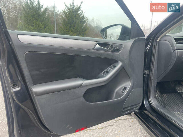 Чорний Фольксваген Джетта, об'ємом двигуна 1.6 л та пробігом 264 тис. км за 8100 $, фото 10 на Automoto.ua
