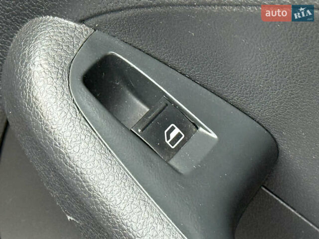 Черный Фольксваген Джетта, объемом двигателя 2.5 л и пробегом 186 тыс. км за 8750 $, фото 39 на Automoto.ua