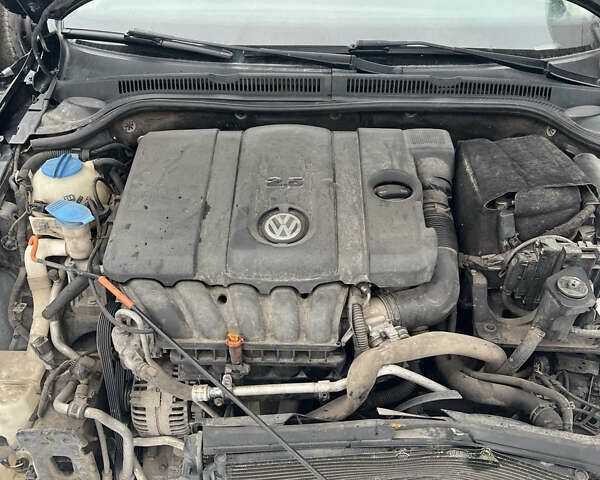 Черный Фольксваген Джетта, объемом двигателя 2.5 л и пробегом 359 тыс. км за 3900 $, фото 21 на Automoto.ua