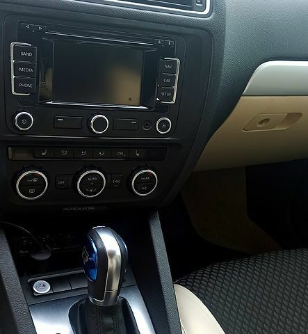 Черный Фольксваген Джетта, объемом двигателя 1.4 л и пробегом 230 тыс. км за 7800 $, фото 6 на Automoto.ua