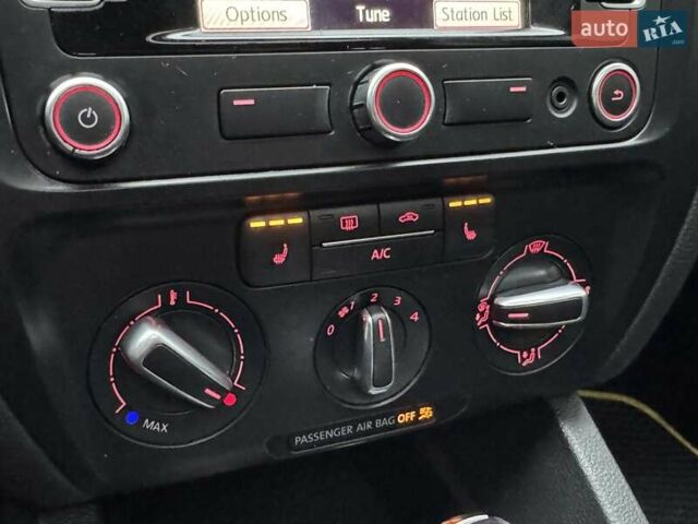 Чорний Фольксваген Джетта, об'ємом двигуна 2.5 л та пробігом 260 тис. км за 8900 $, фото 25 на Automoto.ua