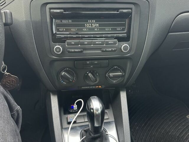 Черный Фольксваген Джетта, объемом двигателя 2 л и пробегом 280 тыс. км за 6800 $, фото 6 на Automoto.ua