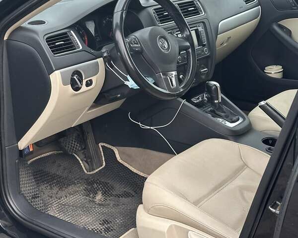 Чорний Фольксваген Джетта, об'ємом двигуна 2.5 л та пробігом 300 тис. км за 8400 $, фото 11 на Automoto.ua